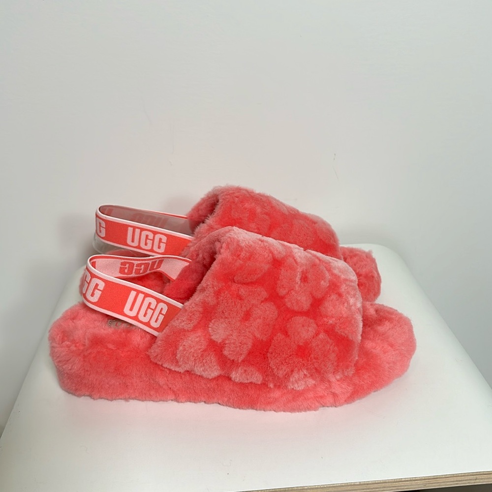 UGG FLUFF